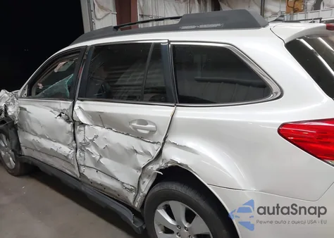 2011 Subaru Outback 2.5I Limited z USA, uszkodzony, nr VIN 4S4BRCLC3B3352881